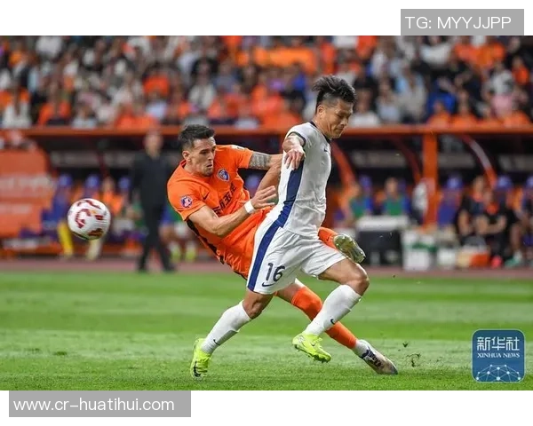 杨瑞琪在比赛最后时刻进球挽回颜面梅州仍以1-4落后于玉昆